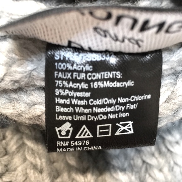 Gray hat Pom Pom faux fur - Picture 8 of 10